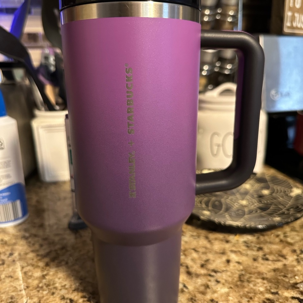 Brand New Never Used limited release Starbucks x Stanley Taiwan 40oz